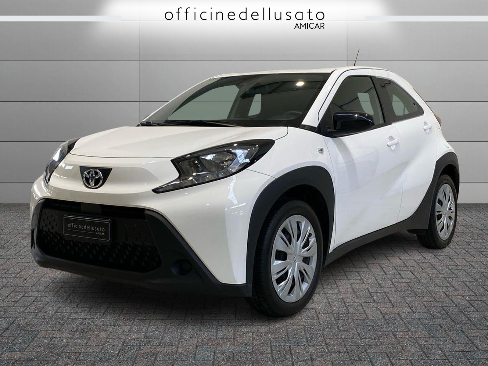 Aygo x 1.0 72cv active s-cvt