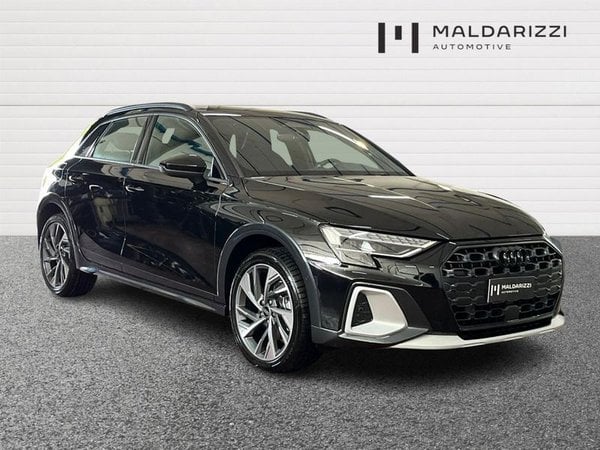 Audi A3 IV 2024 allstreet allstreet 2.0 tdi Identity Contrast 150cv s-tronic